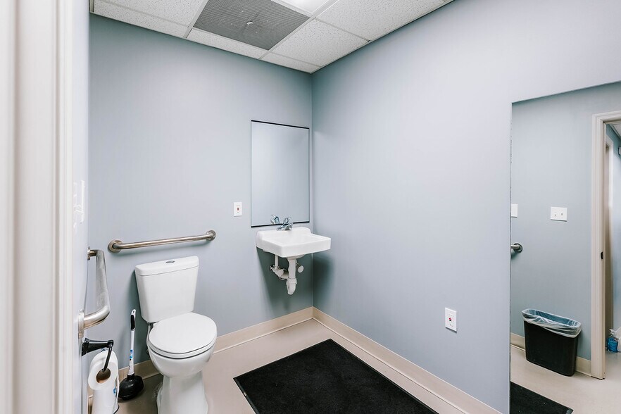 More Photos Of 4900 Highway 98 E, Comer Warehouse For Sale