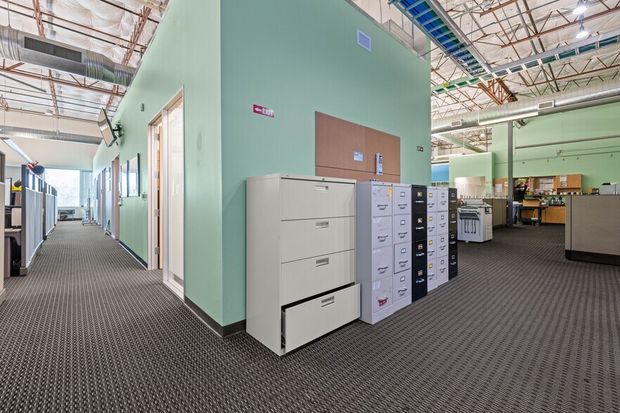 More Photos Of 9300 United Dr, Austin Unknown For Lease