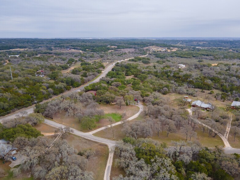 More Photos Of 101 Hunters Glen Dr, San Marcos Flex For Sale
