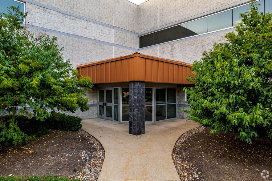 More Photos Of 4500 Munson St, Canton Office For Lease