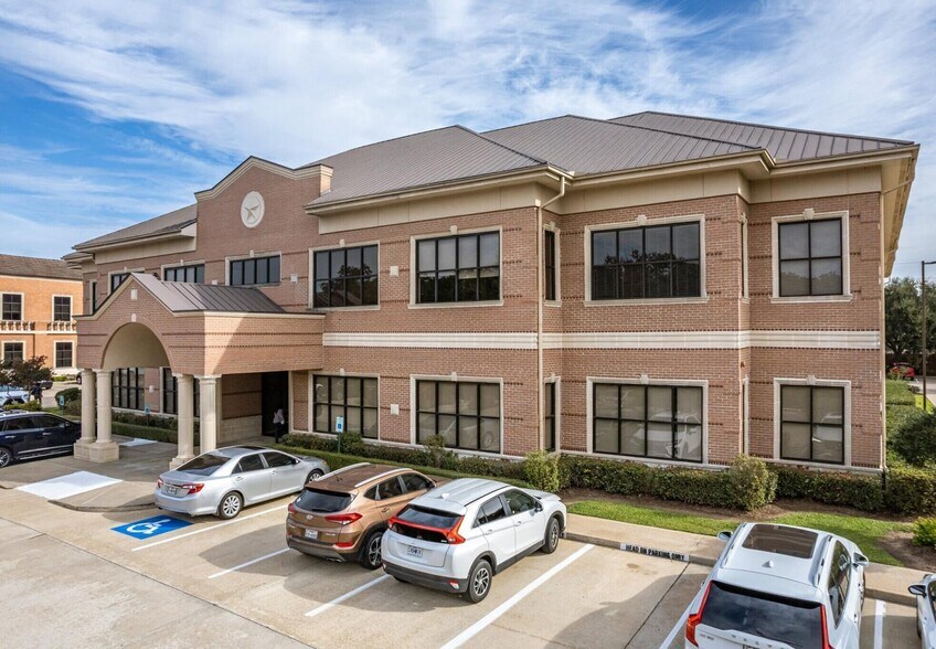 More Photos Of 4660 Sweetwater Blvd, Sugar Land Office For Lease