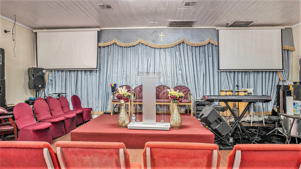 More Photos Of 5118 E 17th Ave, Tampa Religious Facility For Sale