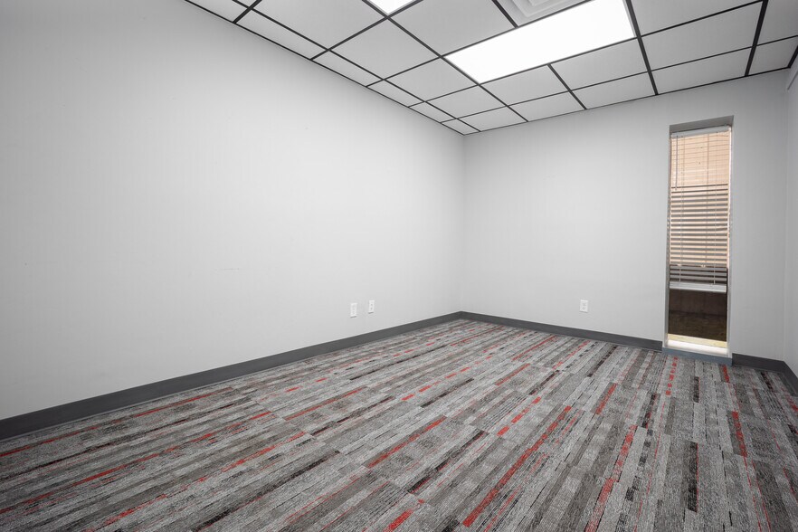 More Photos Of 2805 Broce Dr, Norman Warehouse For Sale