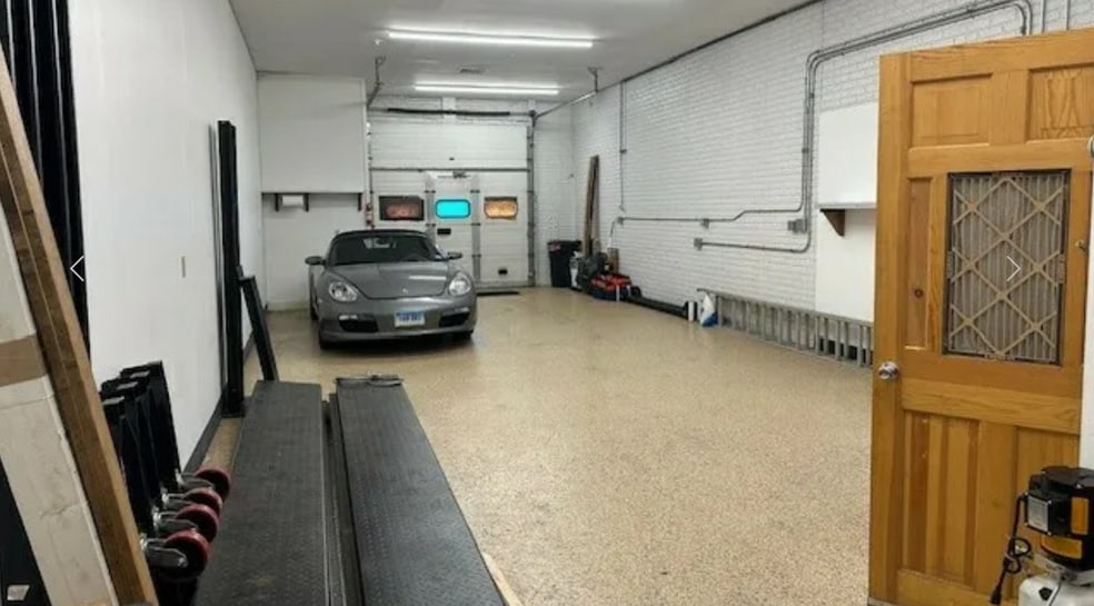 More Photos Of 147 Danbury Rd, New Milford Flex For Sale