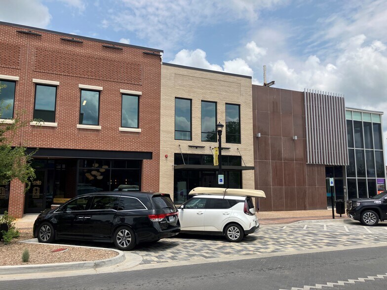 More Photos Of 100 W Emma Ave, Springdale Office For Lease