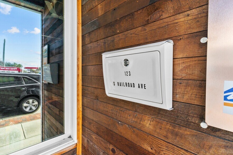 More Photos Of 123 S Railroad Ave, Dunn General Retail For Sale