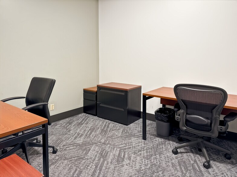 More Photos Of 2255 Glades Rd, Boca Raton Coworking Space