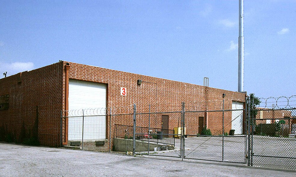 More Photos Of 8137 Lankershim Blvd, North Hollywood Unknown For Lease