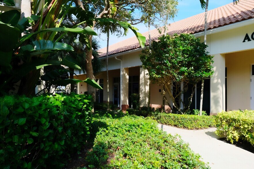 More Photos Of 3307 Northlake Blvd, Palm Beach Gardens Office For Sale
