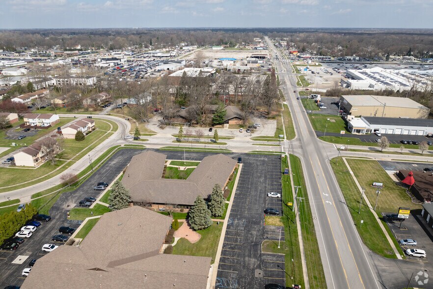 More Photos Of 2735 N Holland Sylvania Rd, Toledo Office For Sale