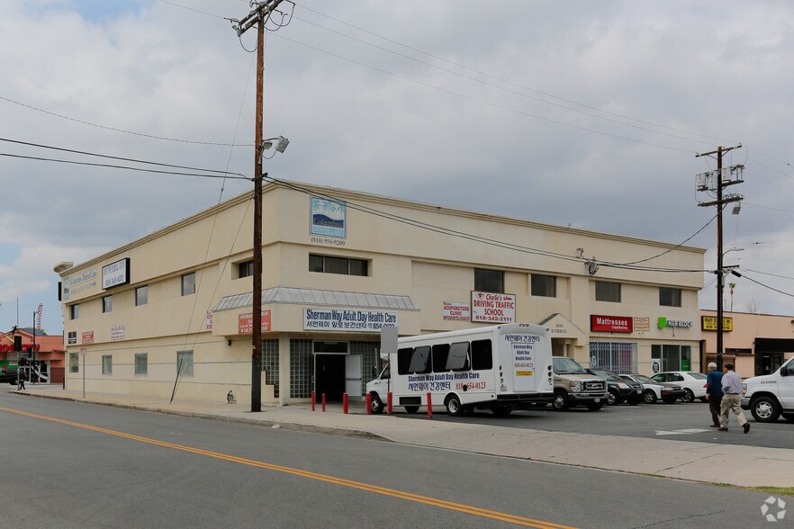 More Photos Of 18301-18307 Sherman Way, Reseda Office For Lease