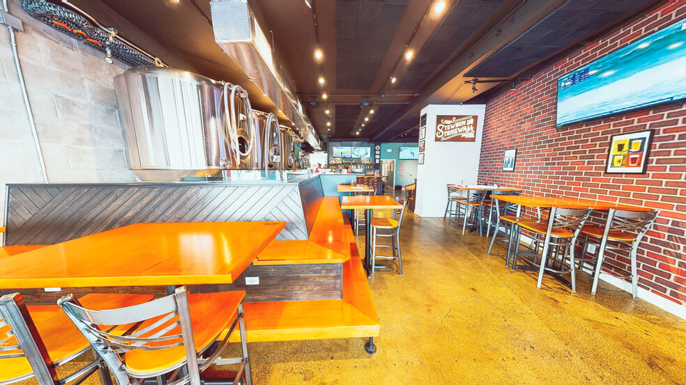 Primary Photo Of 96 N King St, Honolulu Bar For Lease