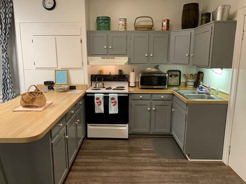 More Photos Of 233 Market St, Lewisburg General Retail For Sale