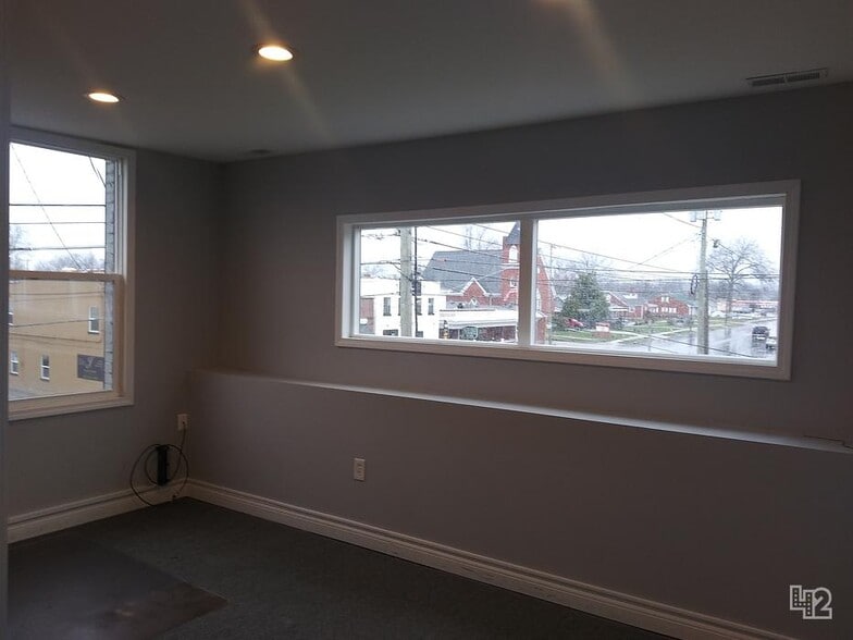 More Photos Of 314 S Buckman St, Shepherdsville Office Residential For Lease