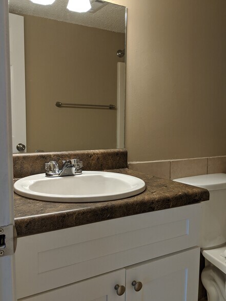 More Photos Of 180 State Docks Rd, Eufaula Multifamily For Sale