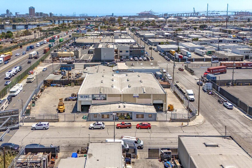 More Photos Of 1240-1250 W 17th St, Long Beach Service For Lease