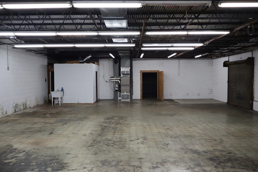 More Photos Of 504 Houston St, Greensboro Warehouse For Sale