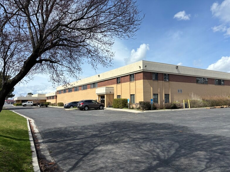 More Photos Of 85 Eastbay Blvd, Provo Storefront For Lease
