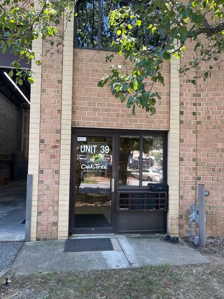 More Photos Of 5715 Industry Ln, Frederick Flex For Lease