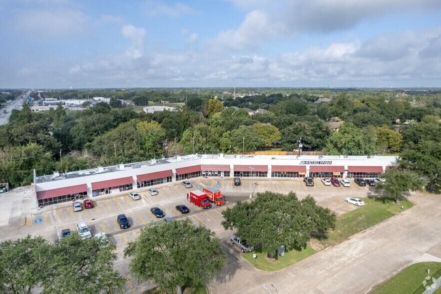 More Photos Of 5517 W Broadway St, Pearland General Retail For Lease