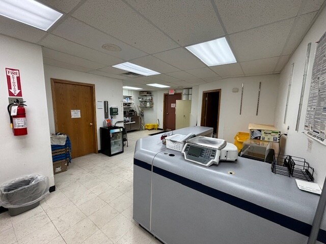 More Photos Of 1006 W Ohio St, Bay City Storefront Retail Office For Sale