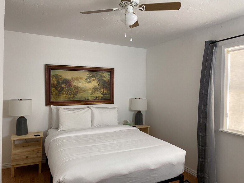 More Photos Of 2044 E Van Buren, Eureka Springs Hotel For Sale