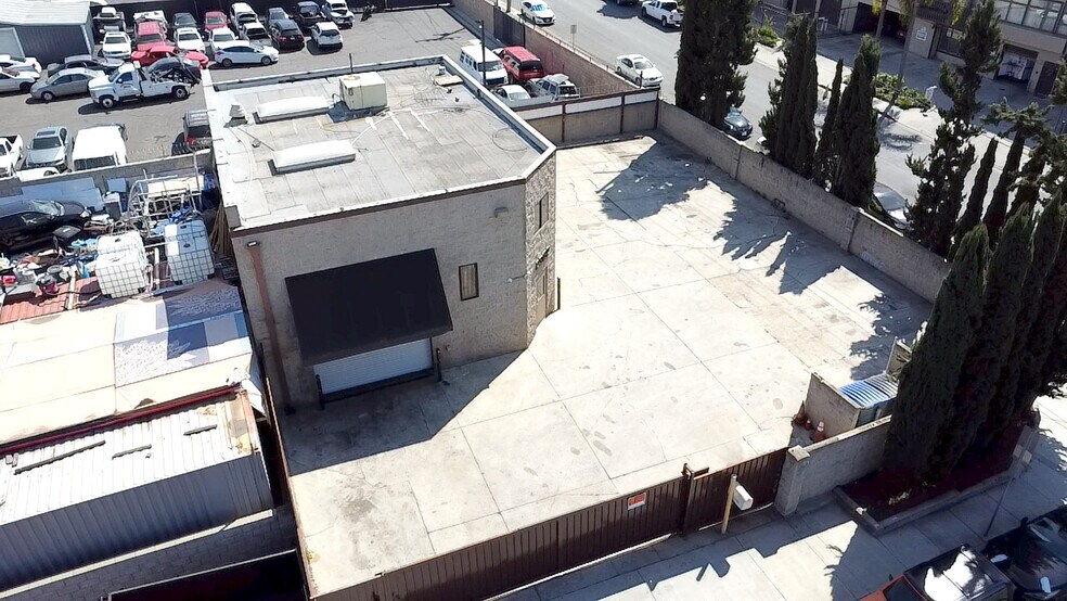 More Photos Of 23182 Orange Ave, Lake Forest Warehouse For Lease