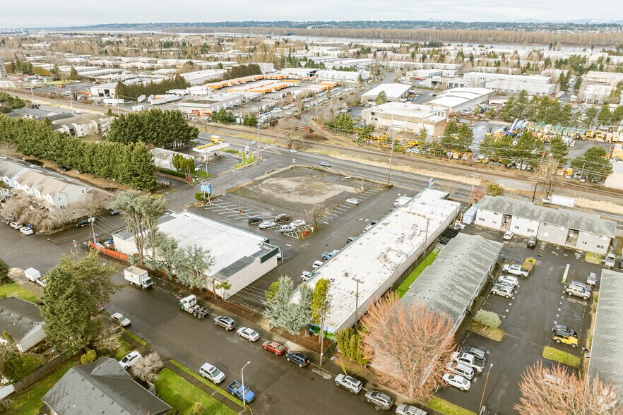 More Photos Of 13116 NE Sandy Blvd, Portland Storefront Retail Office For Sale