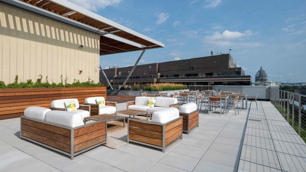 More Photos Of 601 New Jersey Ave NW, Washington Office For Lease