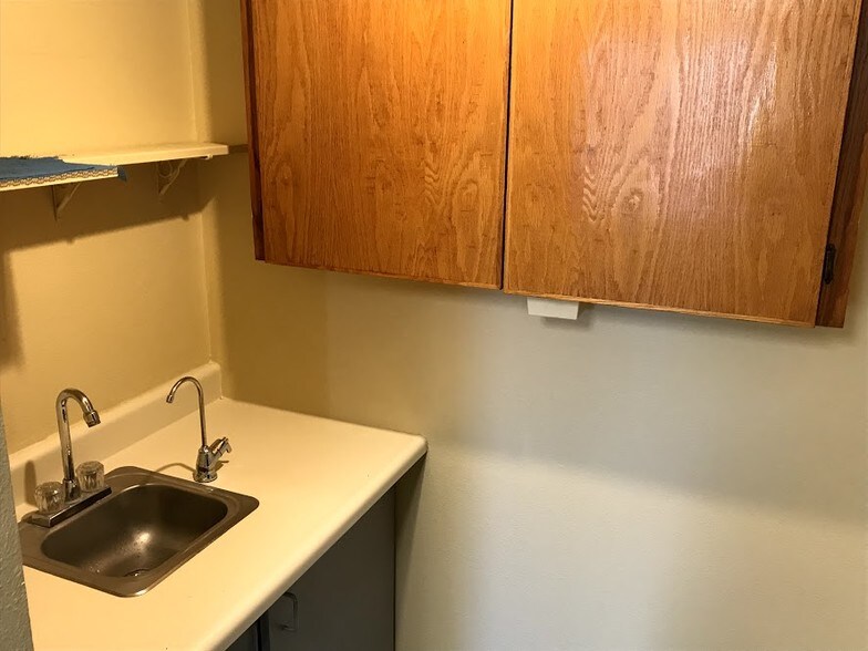 More Photos Of 3768 Norwood Dr, Littleton Warehouse For Lease