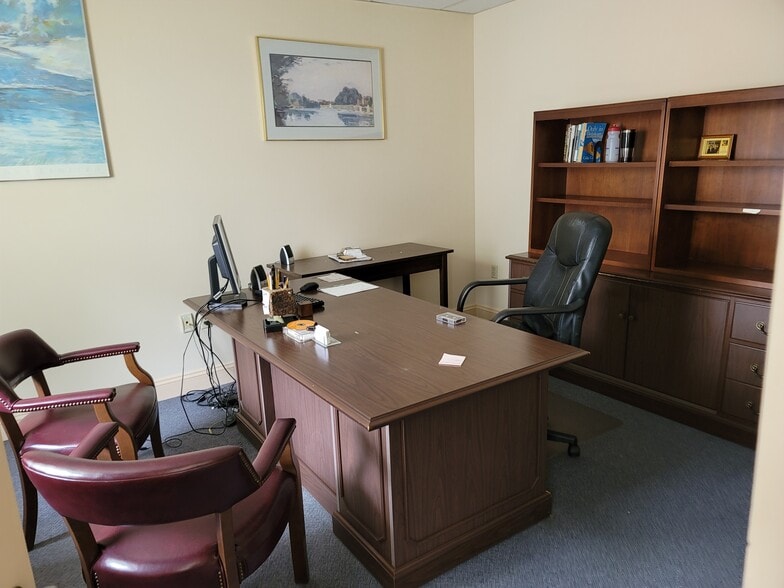 More Photos Of 802 N West St, Wilmington Office For Lease