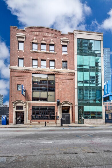 More Photos Of 216 W Ohio St, Chicago Loft Creative Space For Lease