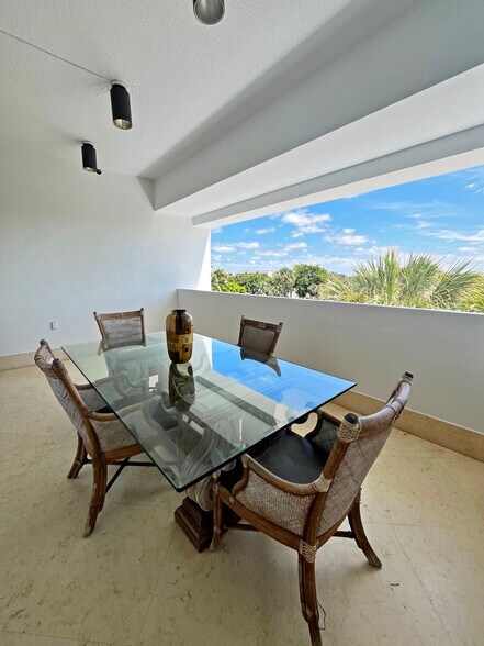 More Photos Of 900 E Indiantown Rd, Jupiter Office For Lease