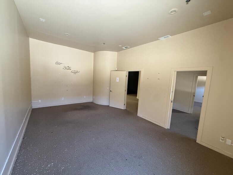 More Photos Of 1420 W Kettleman Ln, Lodi Unknown For Lease