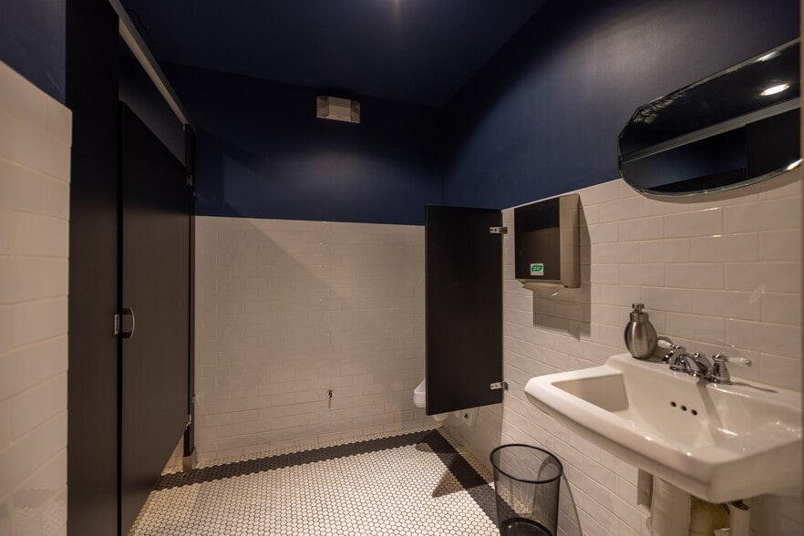More Photos Of 743 Haywood Rd, Asheville Restaurant For Sale