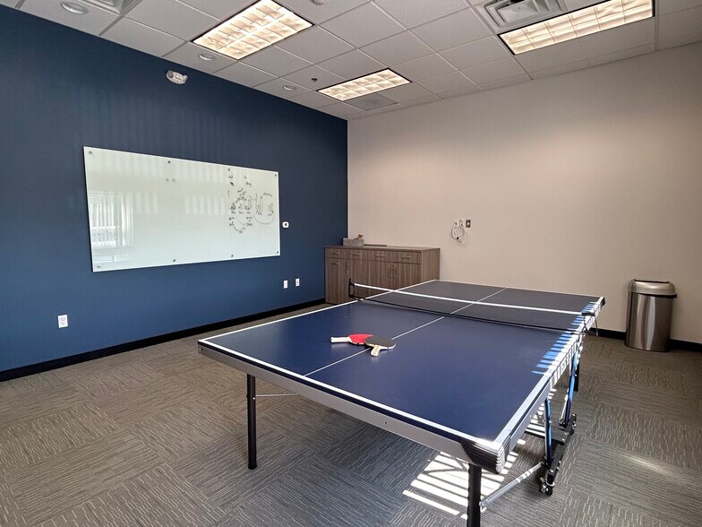 More Photos Of 38-72 Cummings Park, Woburn Light Manufacturing For Lease