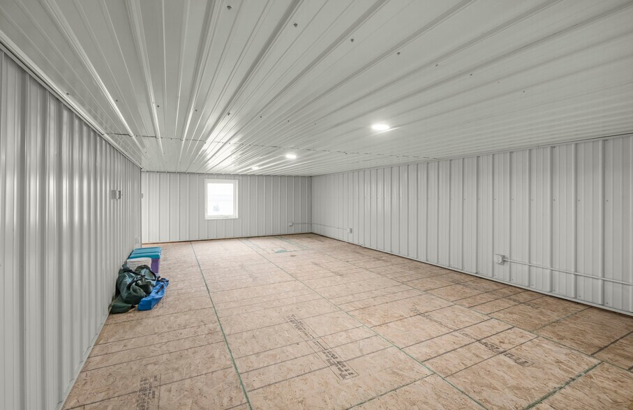 More Photos Of 90917 240th St, Austin Light Distribution For Sale