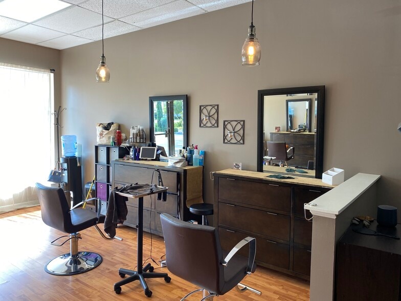 More Photos Of 5701-5781 N Federal Hwy, Boca Raton Storefront Retail Office For Lease