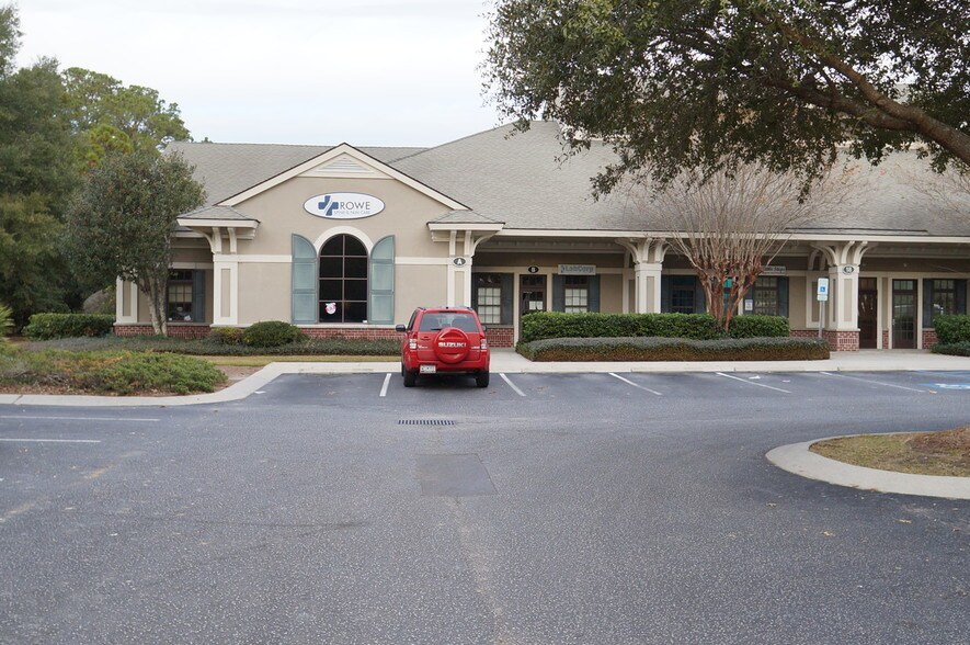 More Photos Of 18 Oak Forest Rd, Bluffton Office For Lease