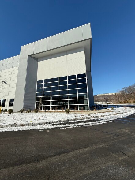 More Photos Of 201 Tabor Rd, Morris Plains Unknown For Lease