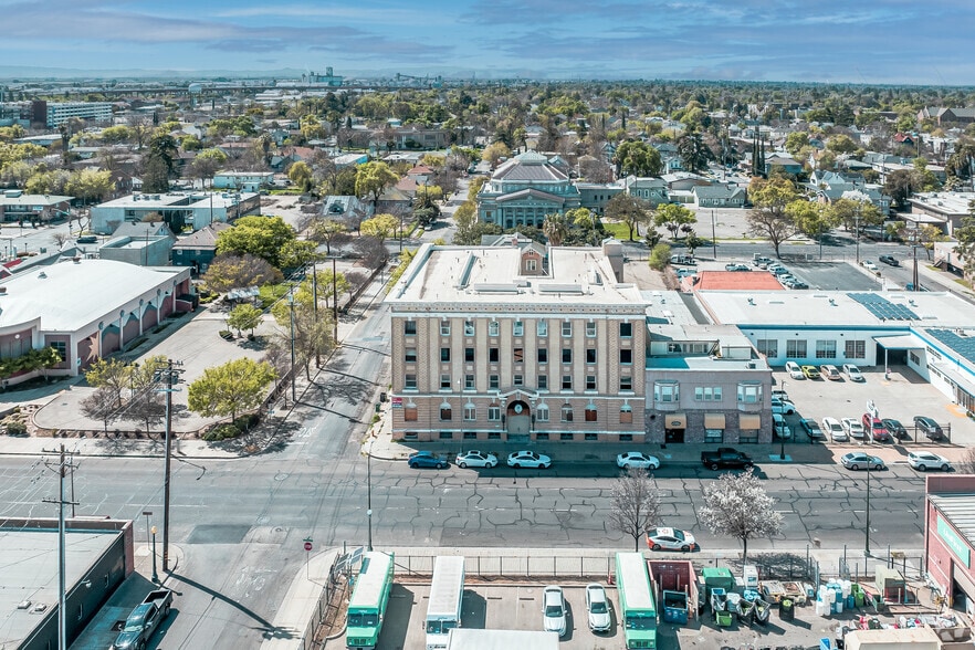 More Photos Of 807 N El Dorado St, Stockton Apartments For Sale