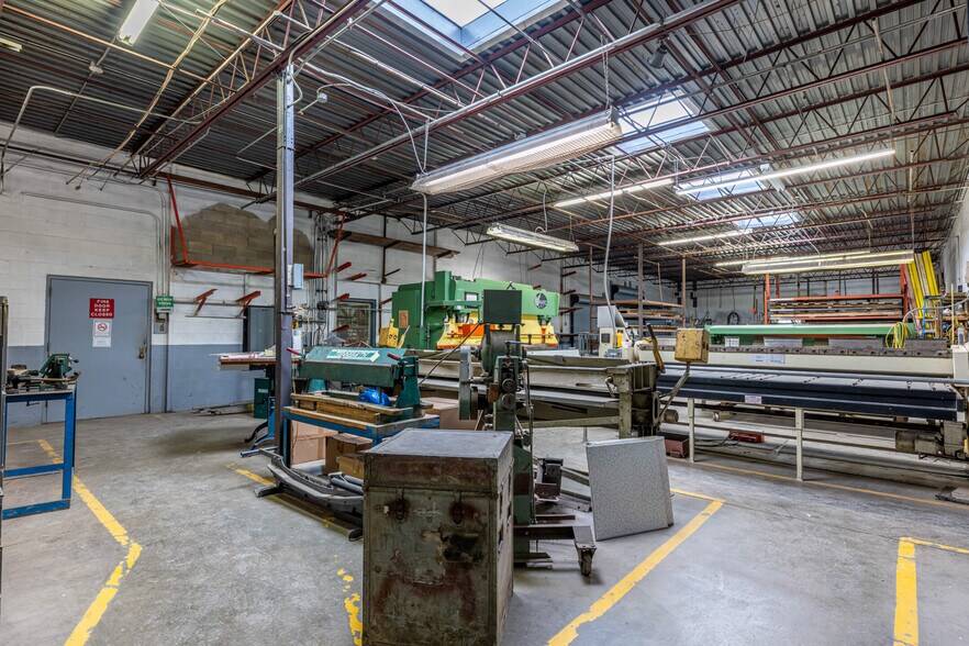 More Photos Of 3946 Indian Ripple Rd, Dayton Warehouse For Lease