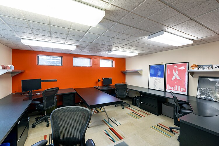 More Photos Of 15 N Gore Ave, Webster Groves Office For Lease