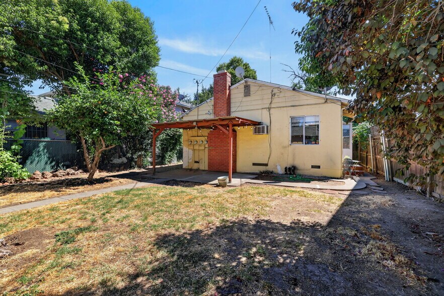More Photos Of 2717 V St, Sacramento Multifamily For Sale