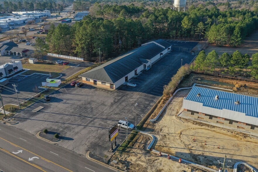 More Photos Of 5845 Yadkin Rd, Fayetteville General Retail For Lease