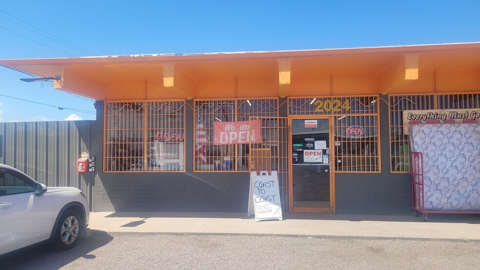 More Photos Of 2026 N 27th Ave, Phoenix Warehouse For Sale