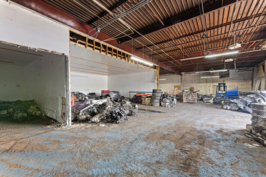 More Photos Of 14286 Meyers Rd, Detroit Industrial For Sale