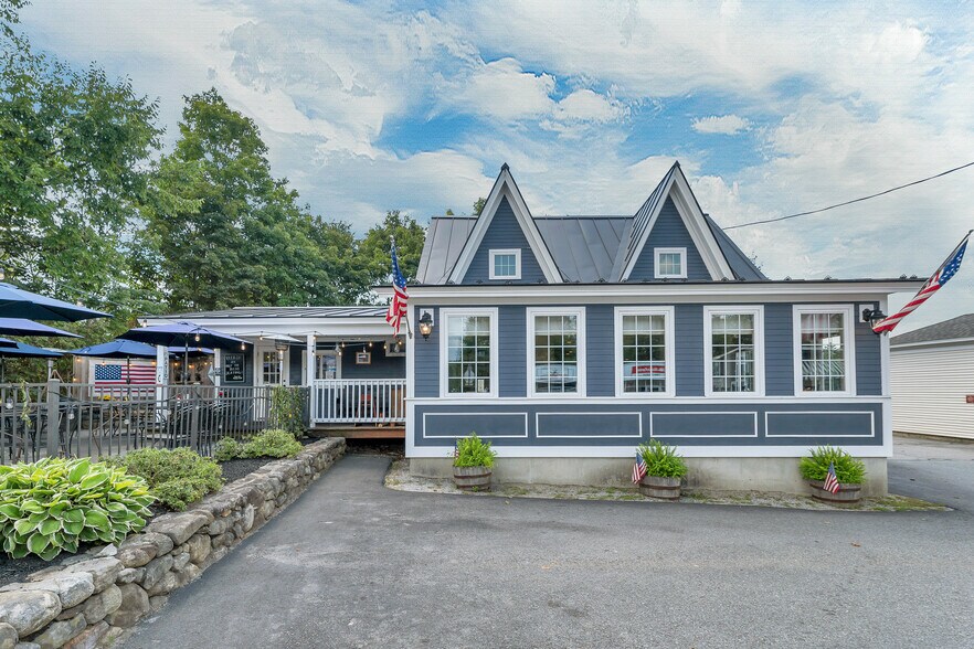 More Photos Of 40 Main St, Goffstown Restaurant For Sale