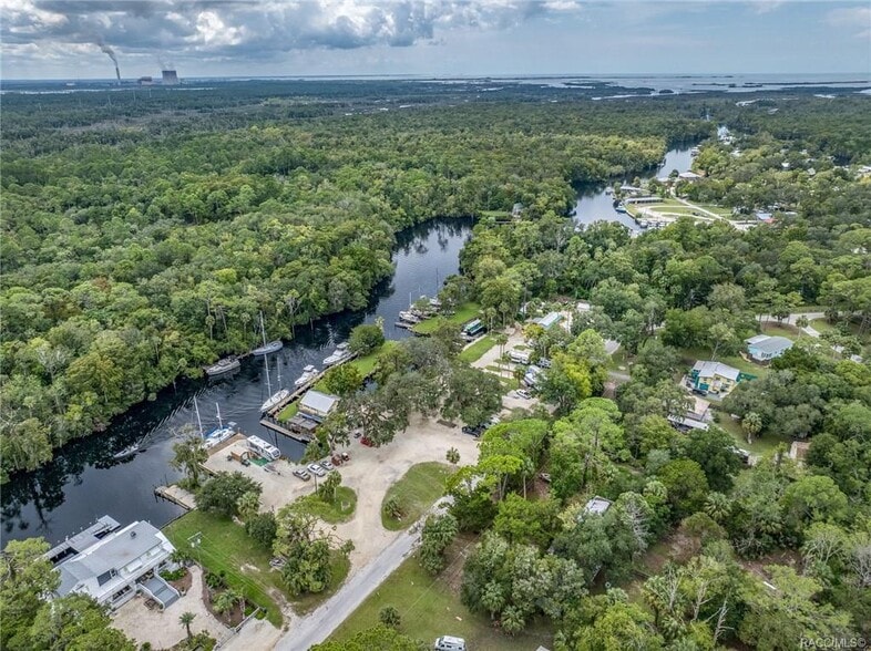 More Photos Of 6617 Riverside Dr, Yankeetown Marina For Sale