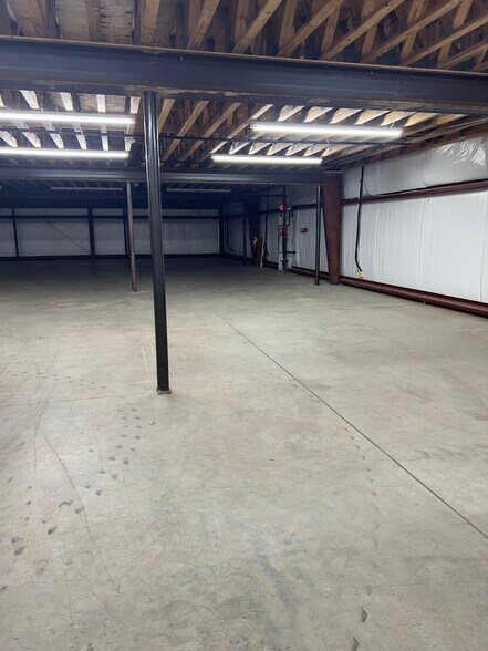 More Photos Of 4388 Sudderth Rd, Buford Warehouse For Sale